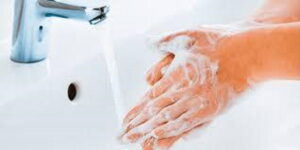 Як захиститися від коронавірусу та зупинити його поширення